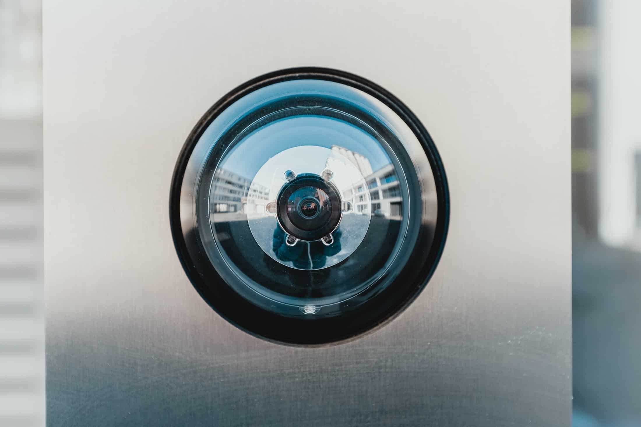 Prevent break-in to your apartment with security camera